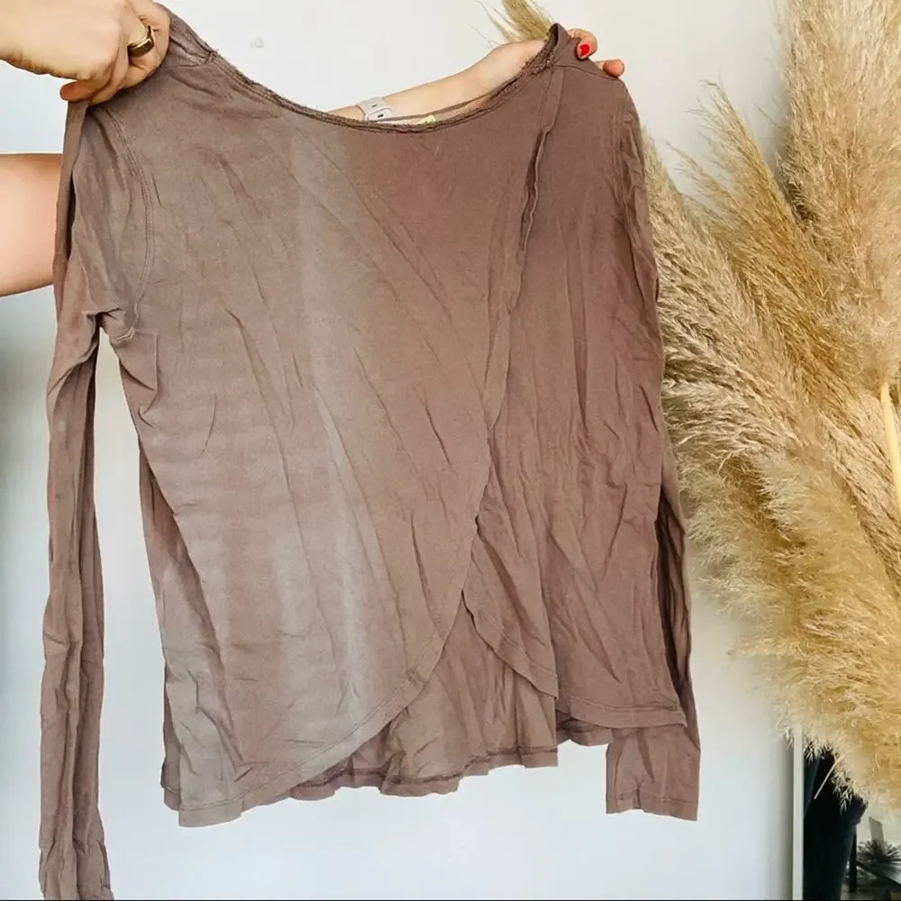 FREE PEOPLE Brown Tan Tulip Open Back Long sleeve Boho Tee Top Shirt Blouse L